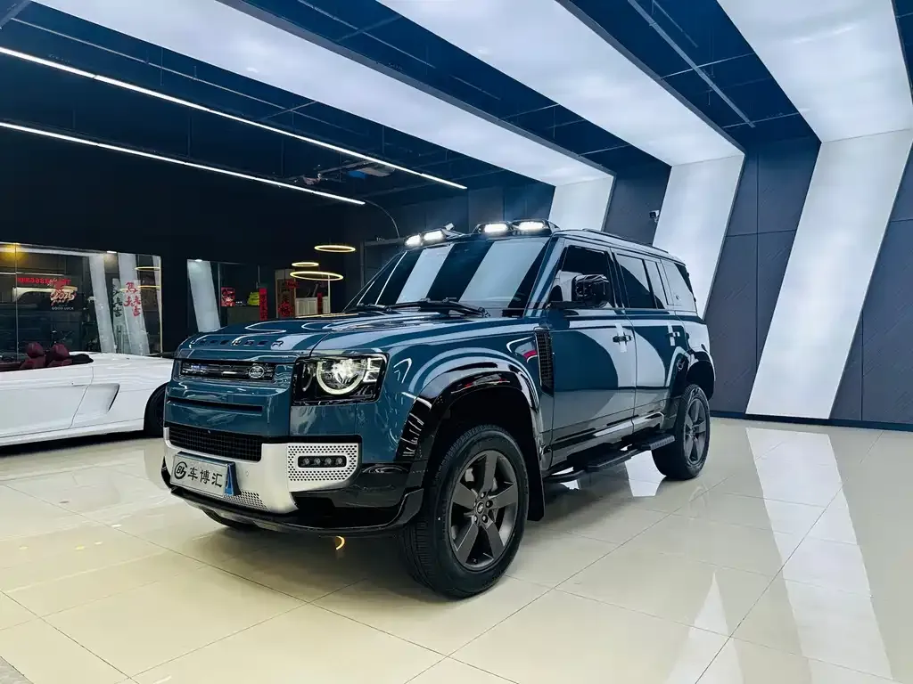 Land Rover Defender — фото 1