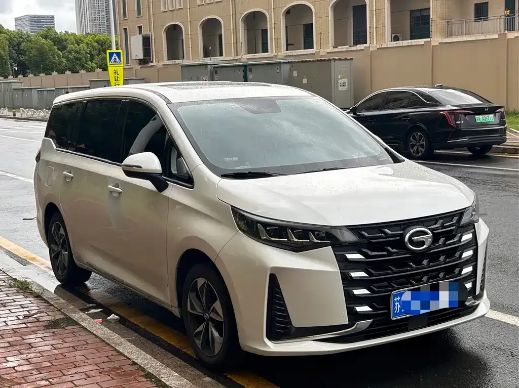 GAC Motor Trumpchi M6 — фото 3