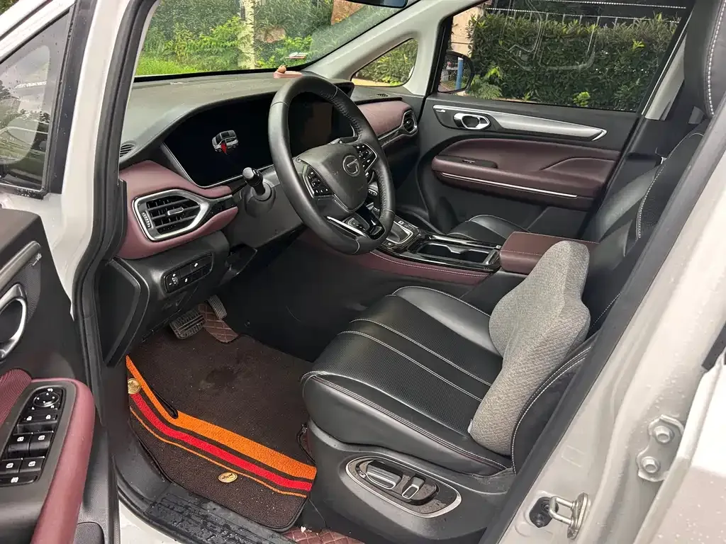 GAC Motor Trumpchi M6 — фото 10