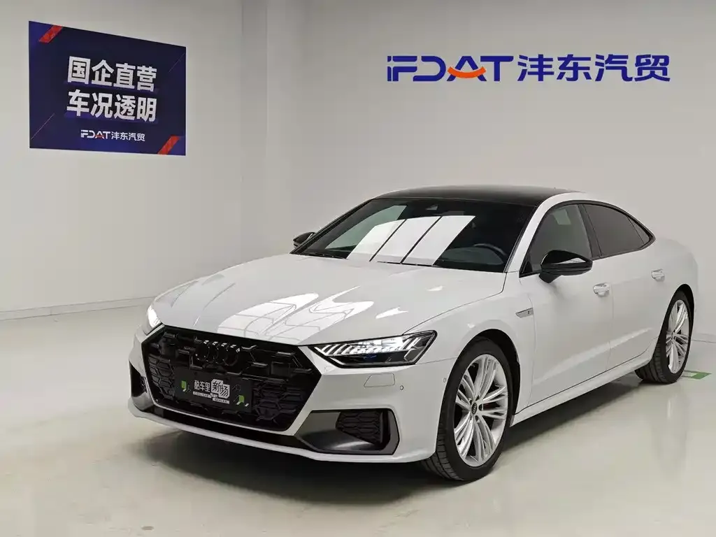 Audi A7L — фото 1