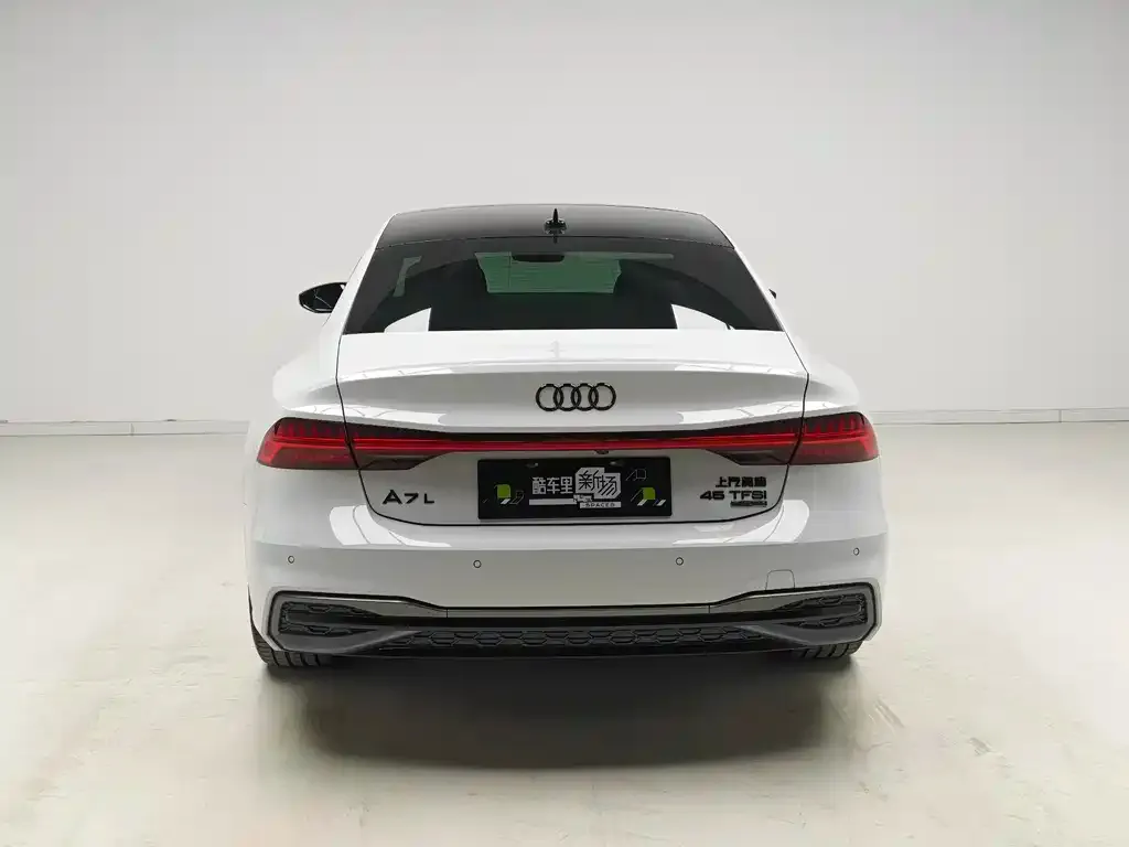 Audi A7L — фото 2
