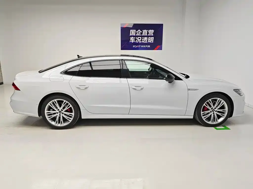 Audi A7L — фото 6