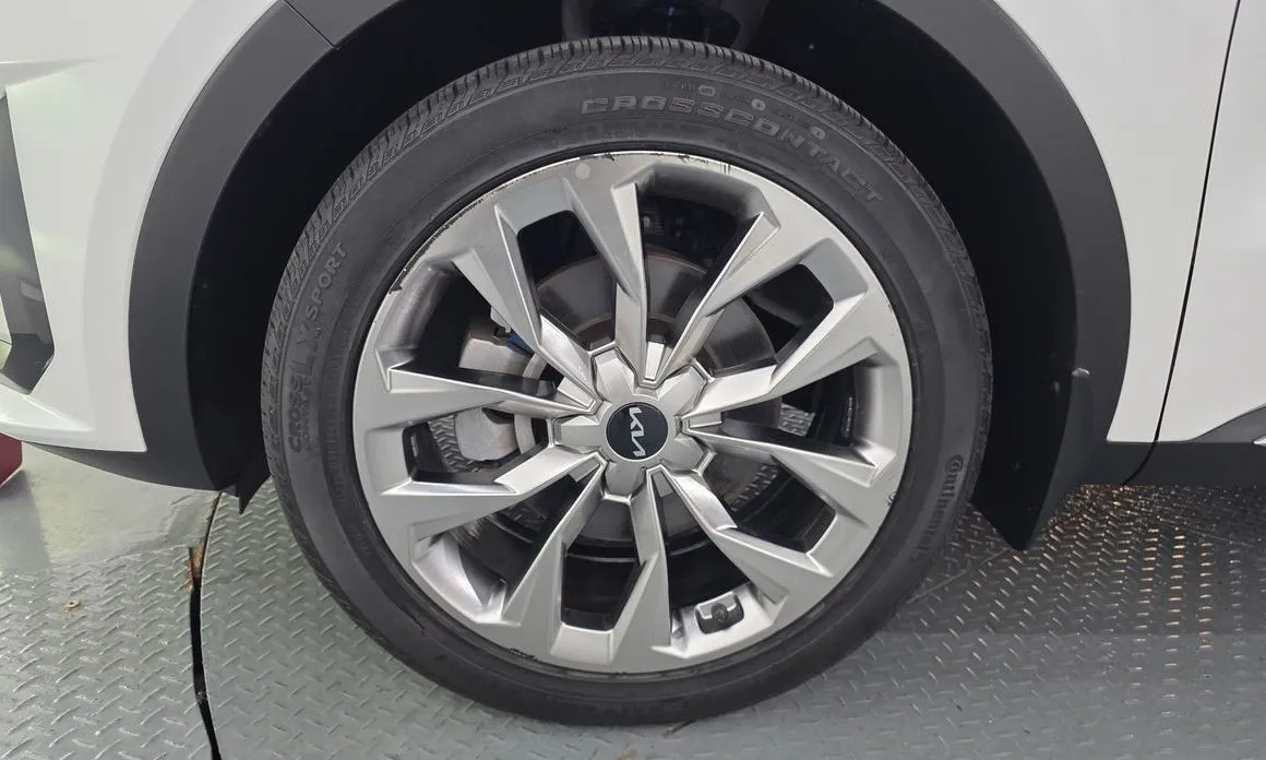 Kia Sorento — фото 8