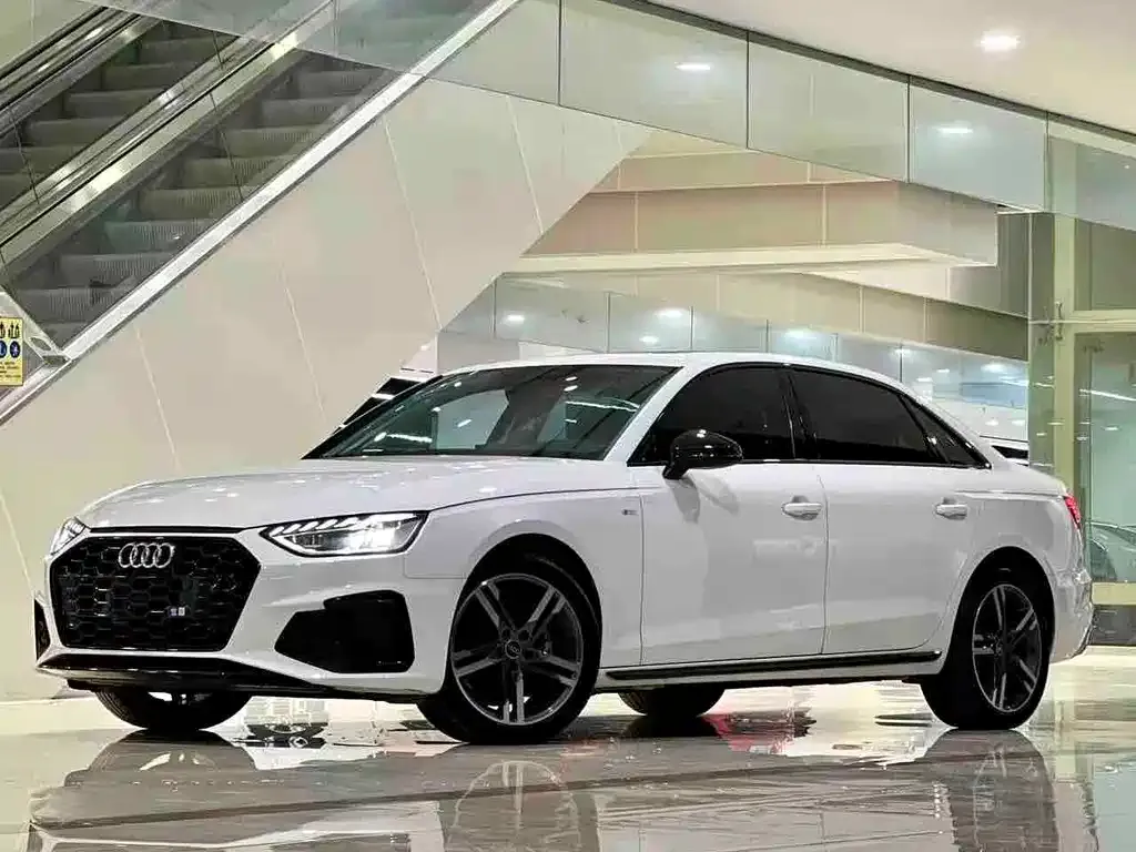 Audi A4L — фото 1