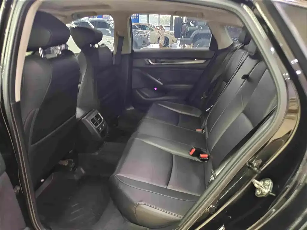 Honda Accord — фото 6