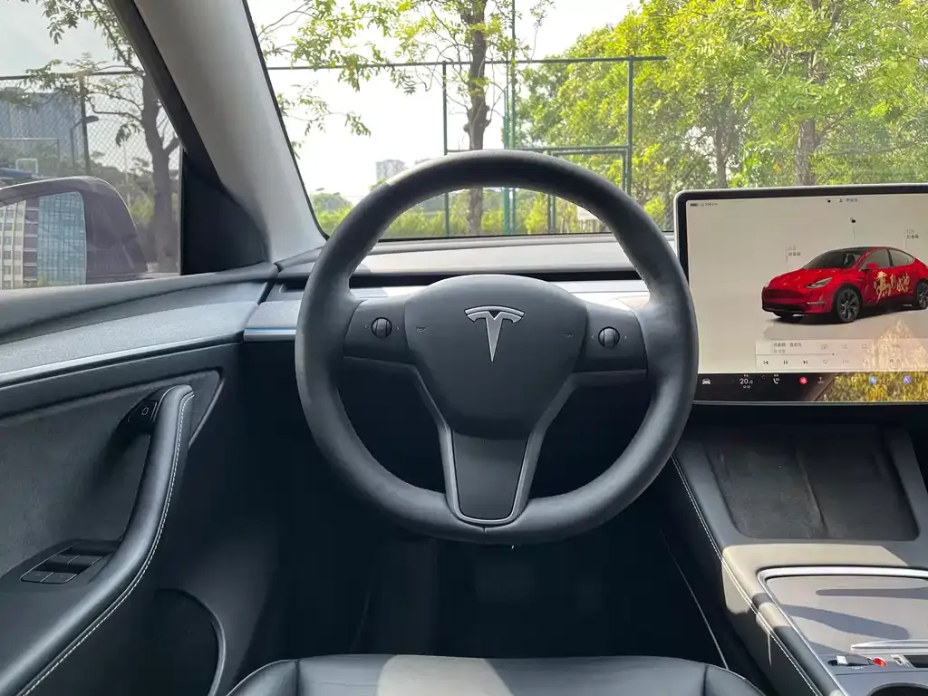 Tesla Model Y — фото 7