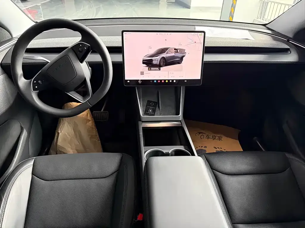 Tesla Model Y — фото 5