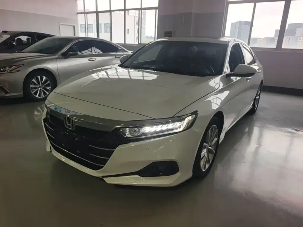 Honda Accord — фото 1