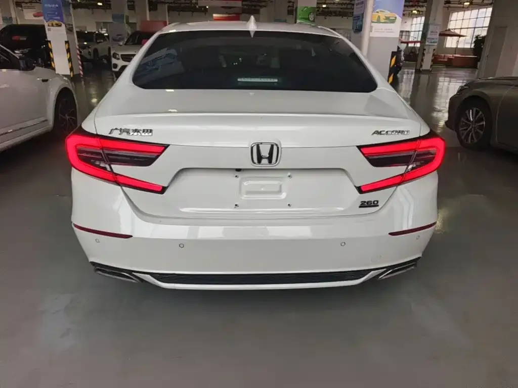Honda Accord — фото 6
