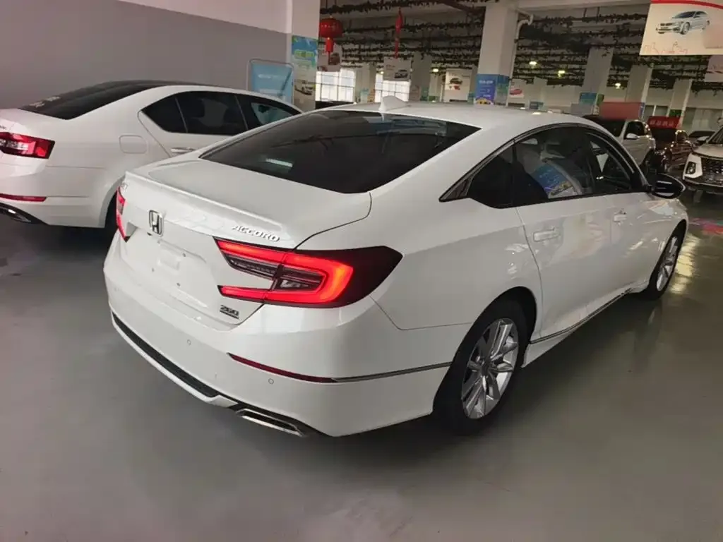 Honda Accord — фото 2