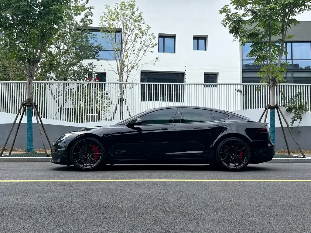 Tesla Model S — фото 2
