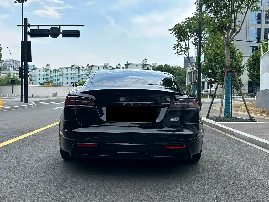 Tesla Model S — фото 5