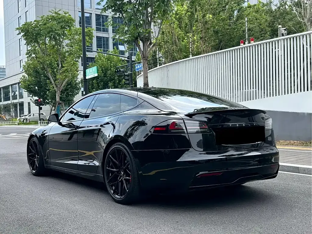 Tesla Model S — фото 9
