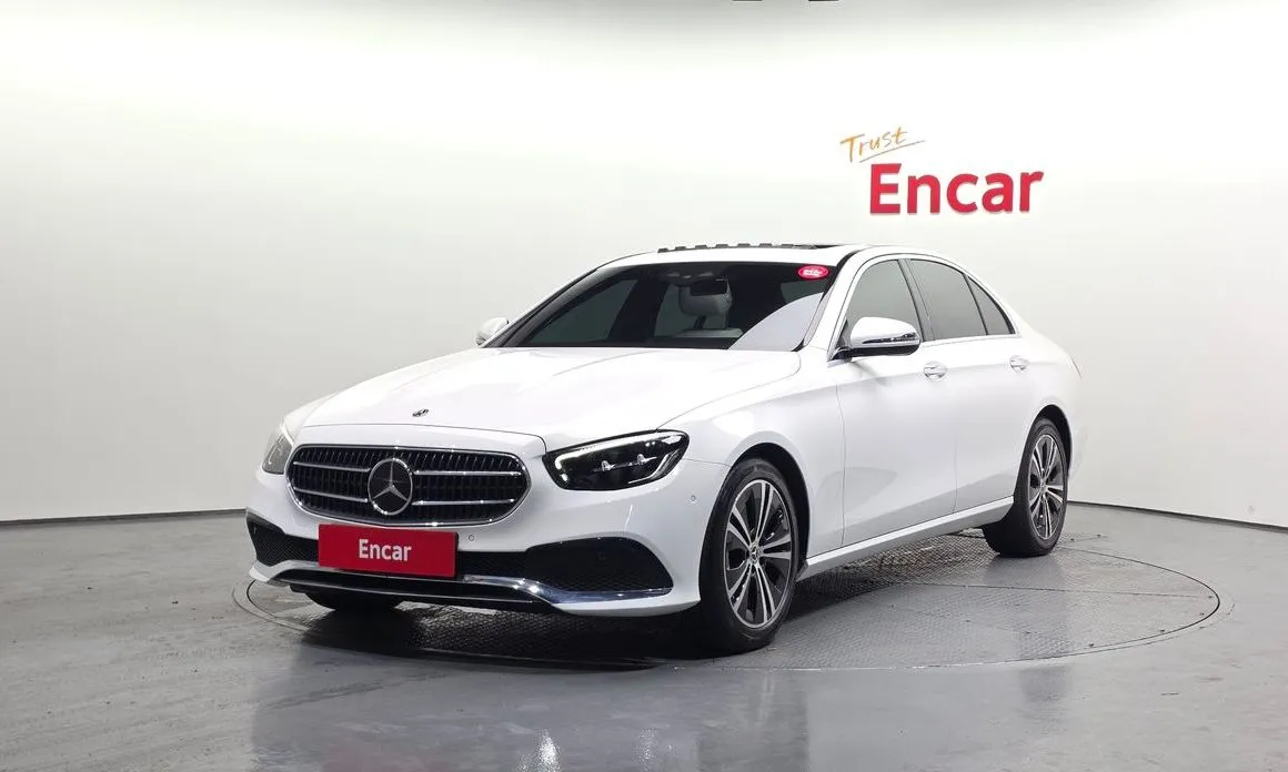 Mercedes-Benz E-Class — фото 1