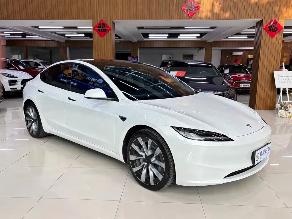 Tesla Model 3 — фото 3