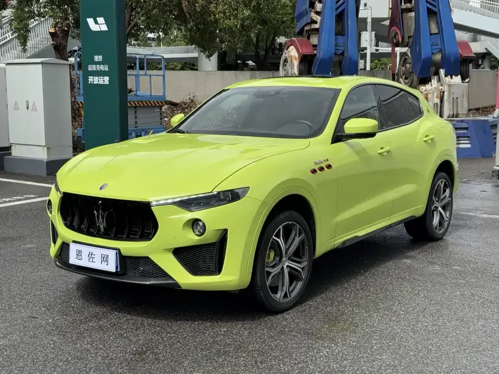 Maserati Levante — фото 1