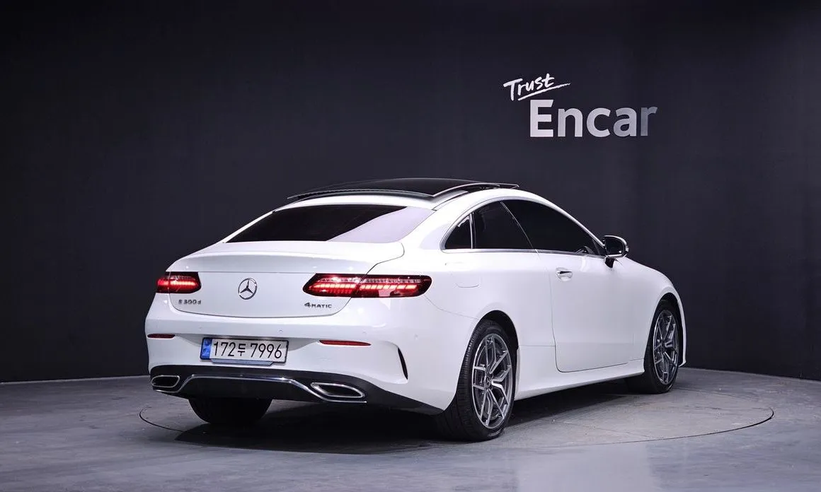Mercedes-Benz E-Class — фото 2