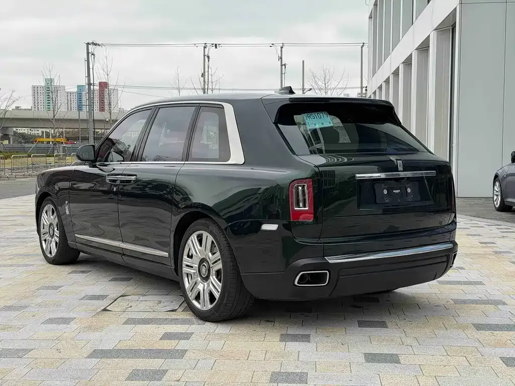 Rolls-Royce Cullinan — фото 10