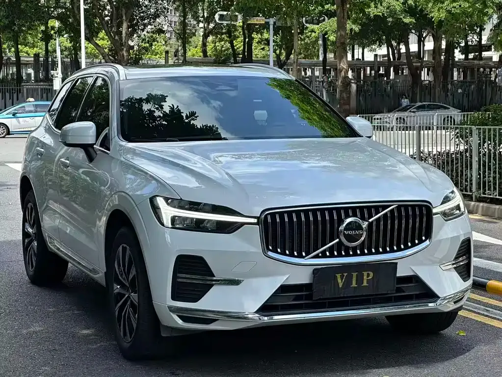 Volvo XC60 — фото 7