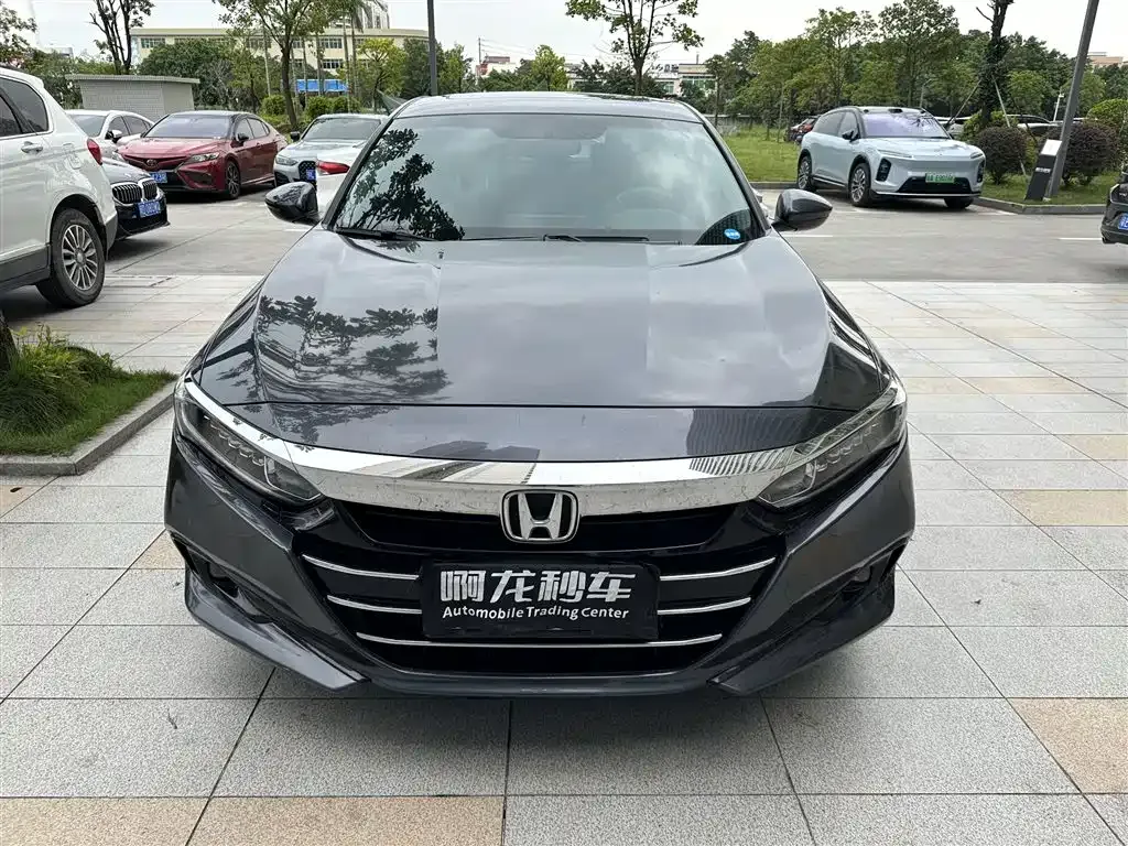 Honda Accord — фото 7