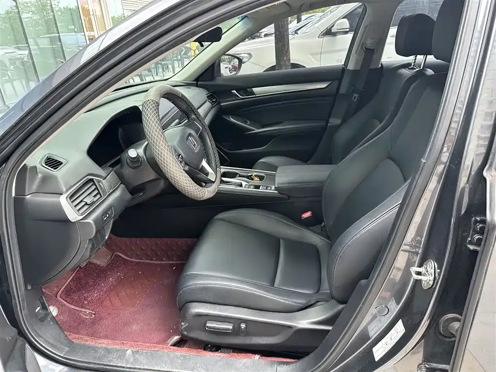 Honda Accord — фото 8