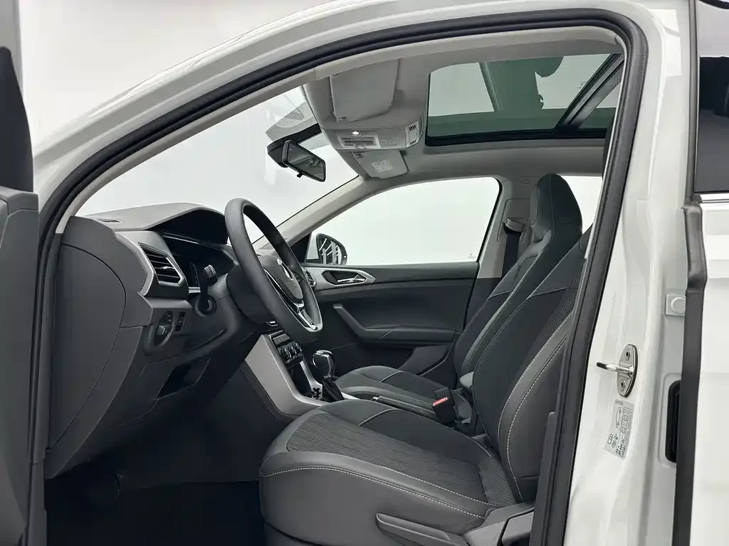 Volkswagen T-Cross — фото 8