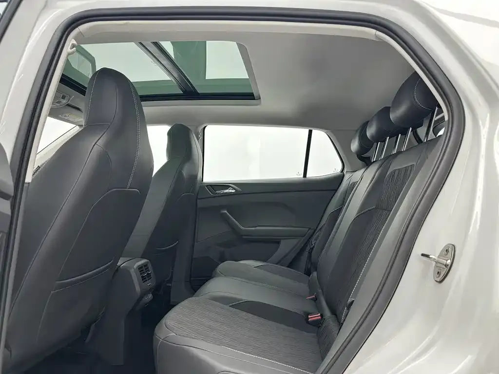 Volkswagen T-Cross — фото 6