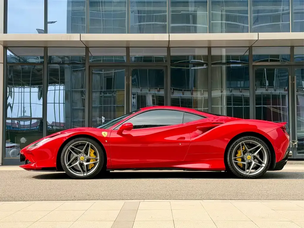 Ferrari F8 — фото 9