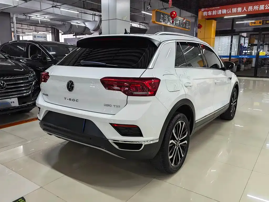 Volkswagen T-Roc — фото 5