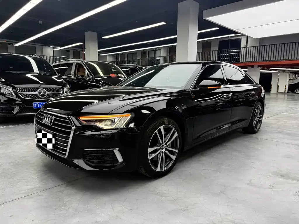 Audi A6L — фото 1