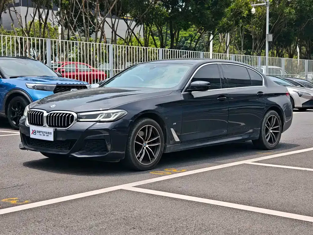 BMW 5 Series — фото 1