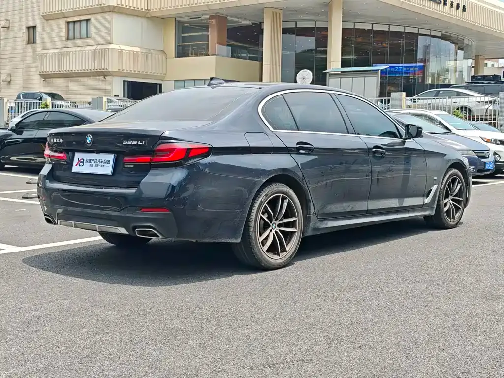 BMW 5 Series — фото 2