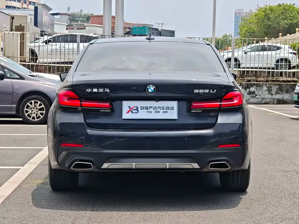 BMW 5 Series — фото 10