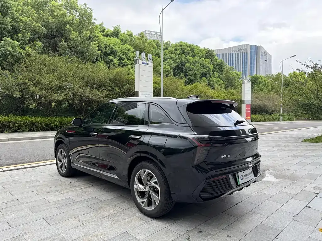 Hongqi HS3 PHEV — фото 9