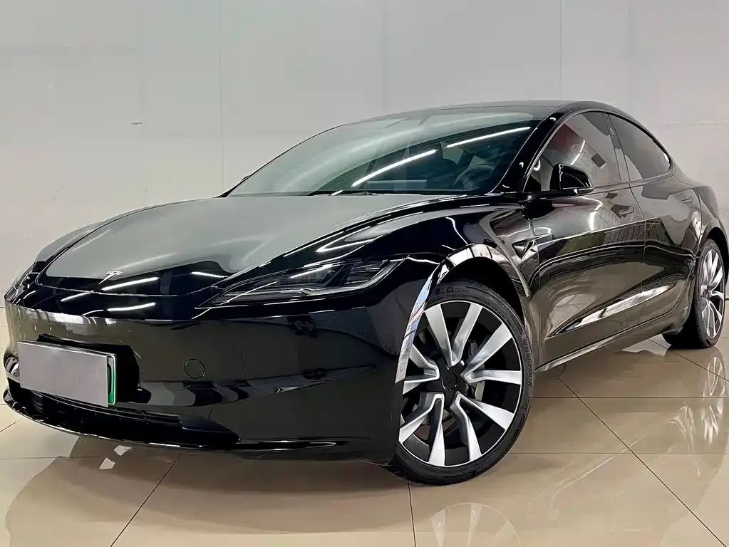 Tesla Model 3 — фото 10