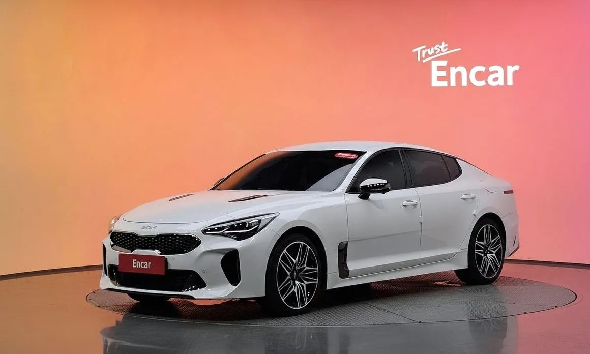 Kia Stinger — фото 1