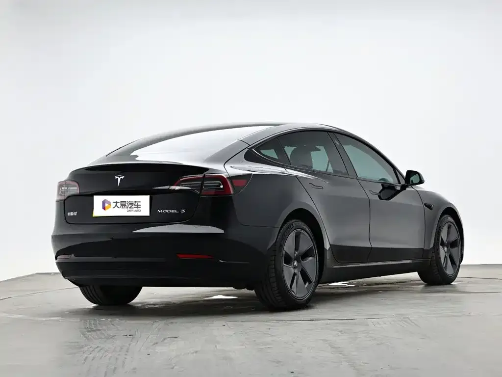 Tesla Model 3 — фото 6