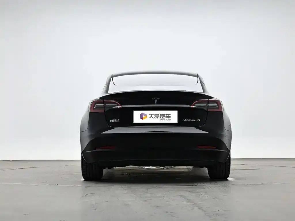 Tesla Model 3 — фото 7