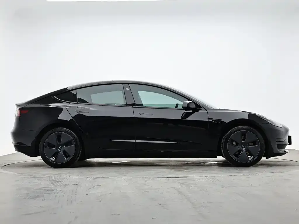 Tesla Model 3 — фото 8