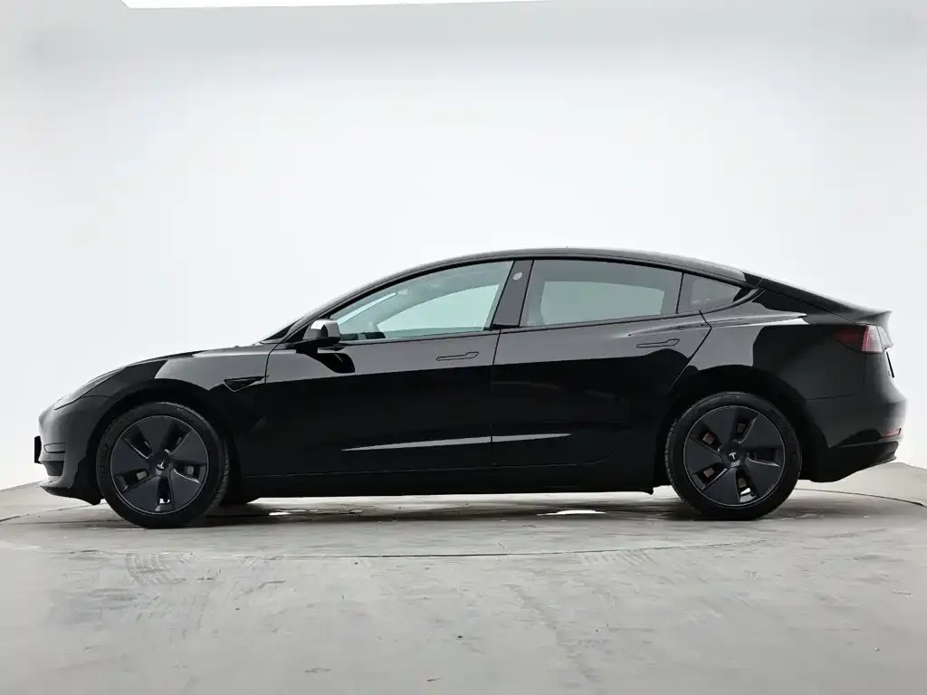 Tesla Model 3 — фото 5