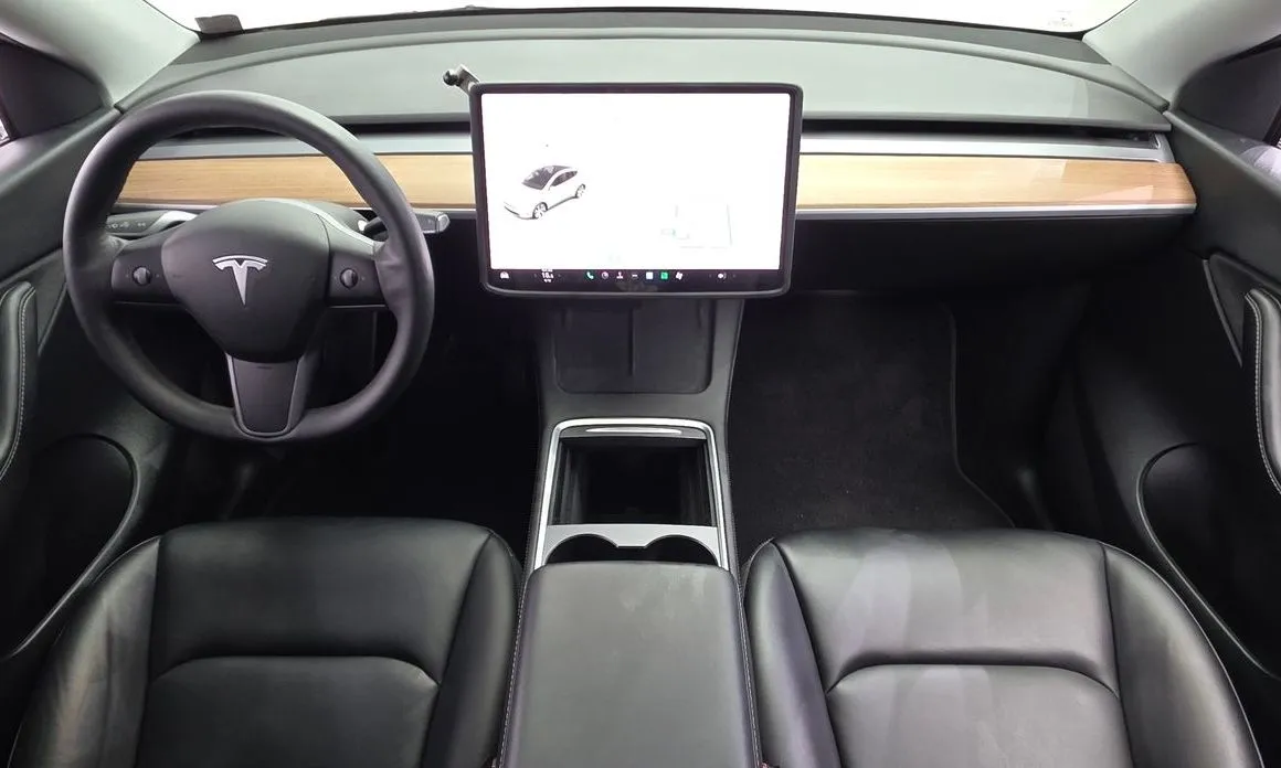 Tesla Model Y — фото 6