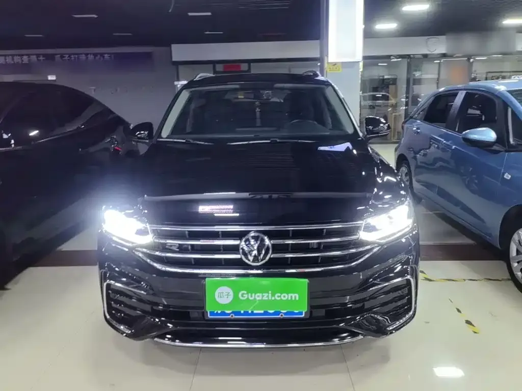 Volkswagen Tiguan L — фото 2