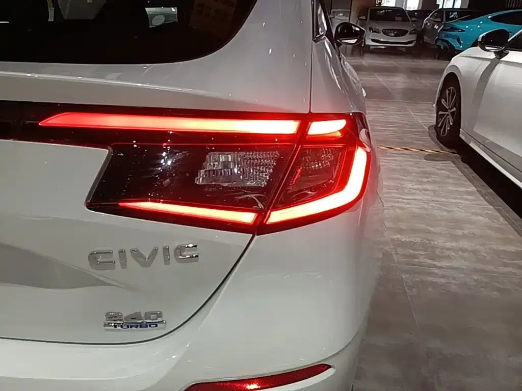 Honda Civic — фото 8