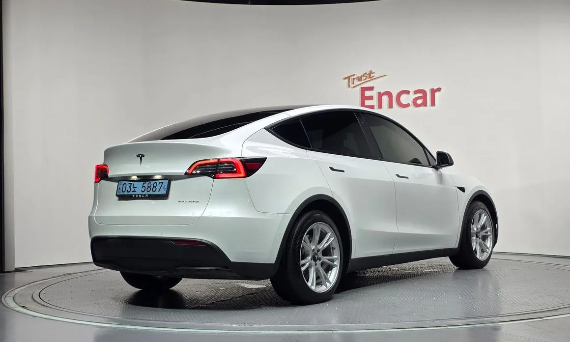 Tesla Model Y — фото 4