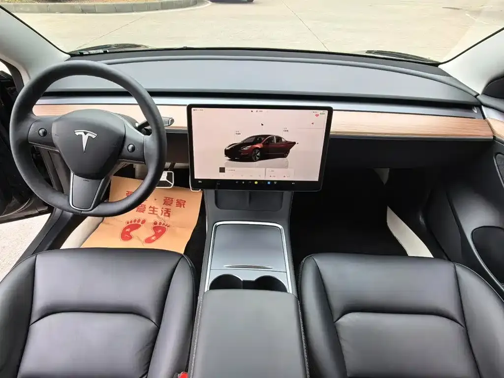 Tesla Model 3 — фото 7