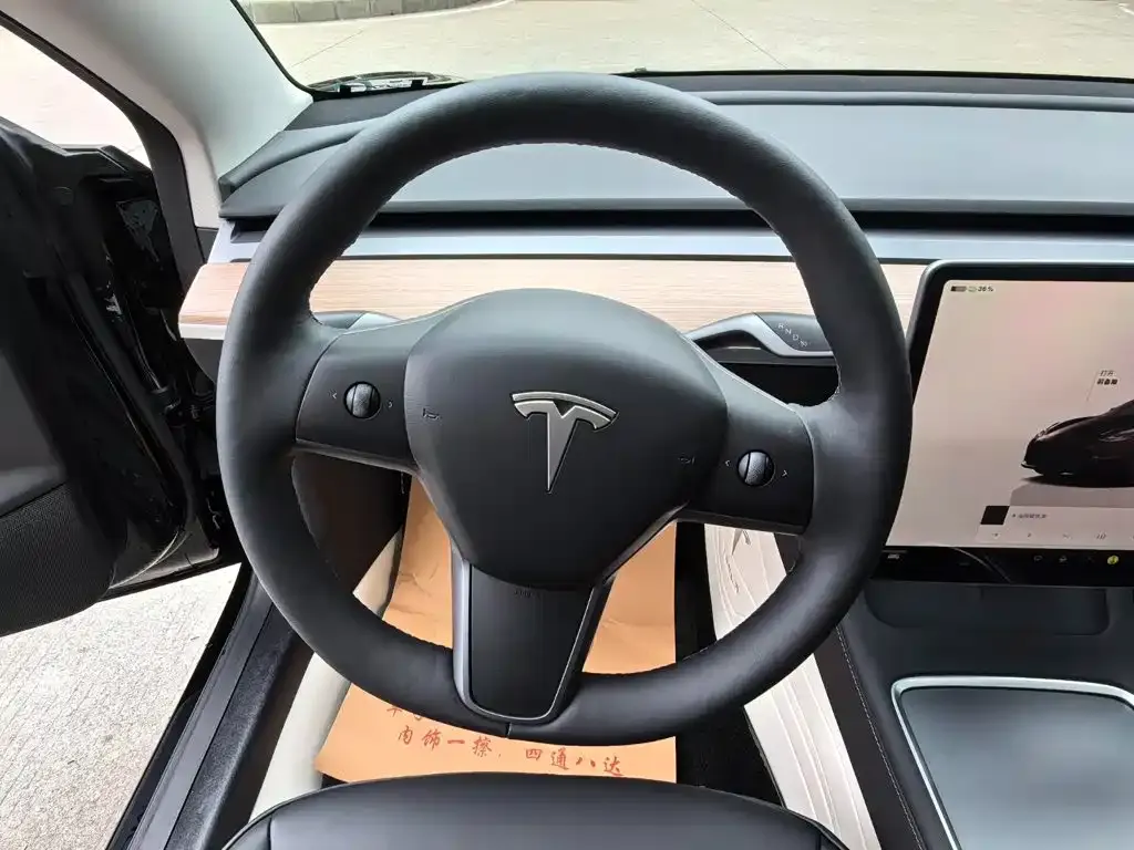 Tesla Model 3 — фото 6