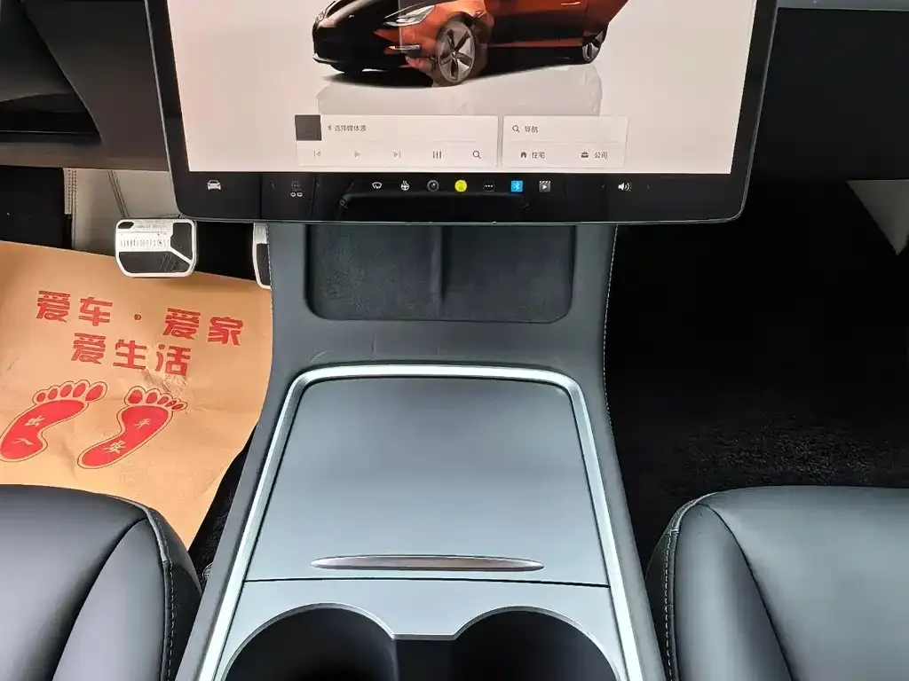 Tesla Model 3 — фото 5