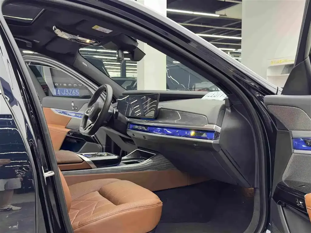 BMW i7 — фото 6