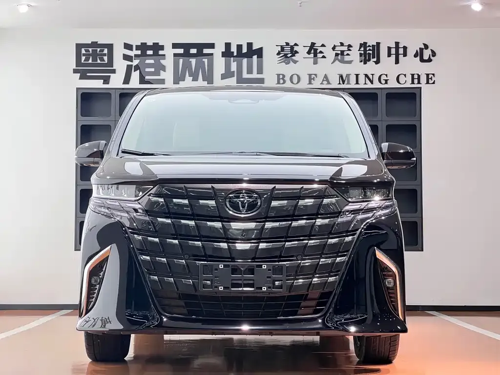 Toyota Alphard — фото 5