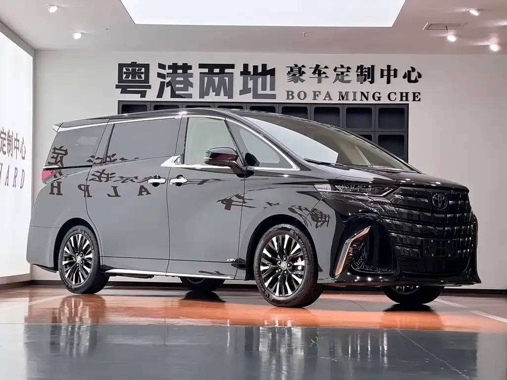 Toyota Alphard — фото 3